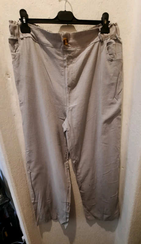 Size 18 linen trousers | in Withington 